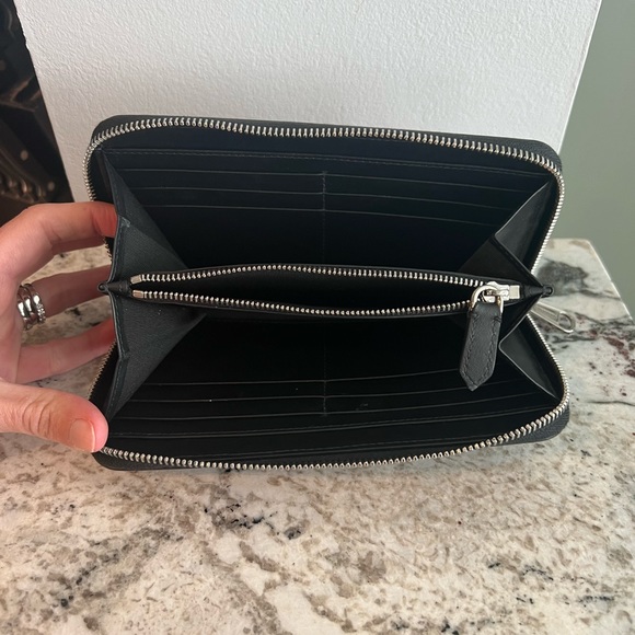 Burberry Wallet - Picture 4 of 9